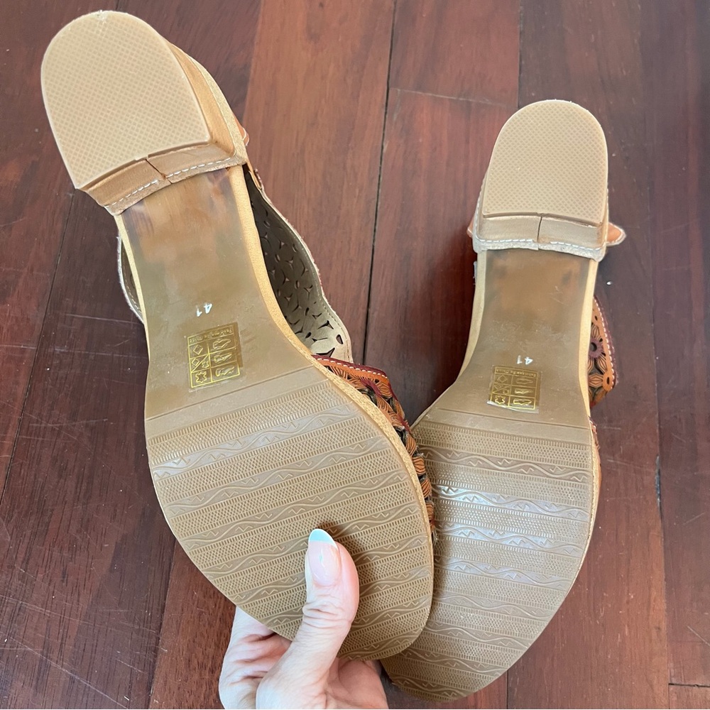 L’artiste by Spring Step Hibiskus Heeled Sandal EU 41 US 9.5 Tan Floral Leather - Picture 9 of 14